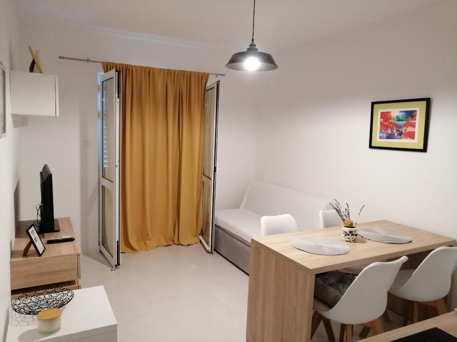 Ceratonia Apartments 로비스테 객실 사진